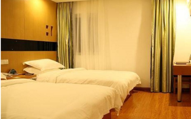 Vatica ChaoYang the East of Railway Station XinHua Road Hotel – Guest Rooms – Chaoyang