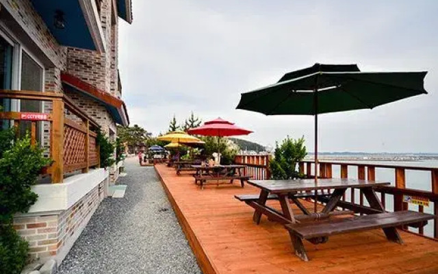 Mongsanpo Sound of Sea Wave Pension