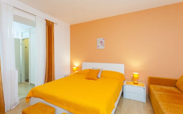 Apartments Makarska