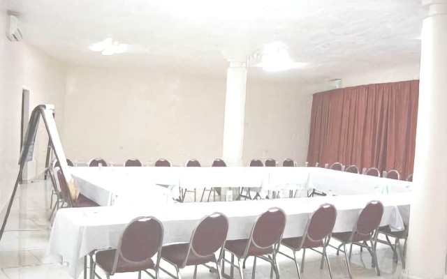 Golden Beach Hotel