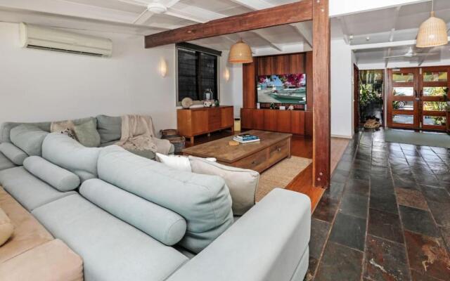 Absolute Beachfront House with Private Pool