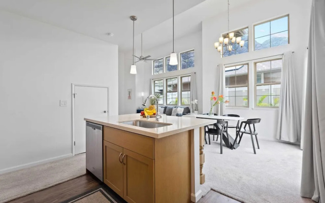 @marbella Lane - Elegant 3BR w/ Marvelous Views