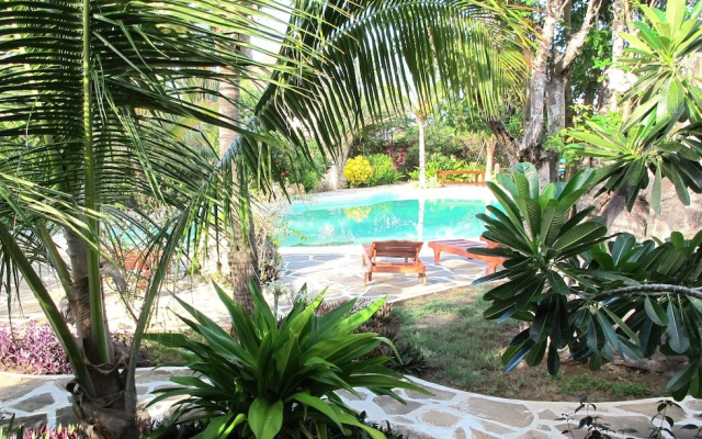 Watamu Villa With Service Personnel