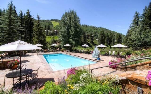 Ski in, Ski out 3 Bedroom Mountain Residence in the Heart of Lionshead Village with Heated Slope Side Pool and Hot Tub