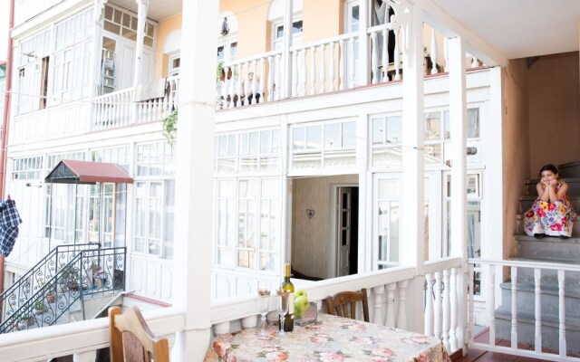 Meidan Suites