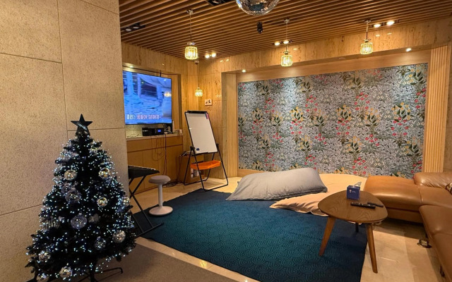 Acube Hotel