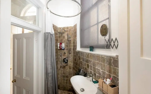 Fantastically Unique House for 3 With Large Garden