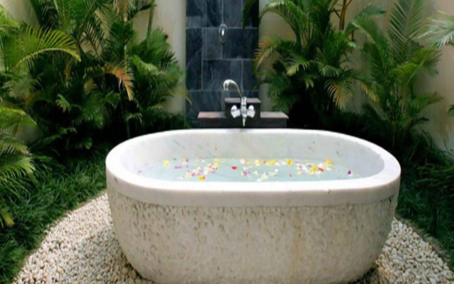 Villa Hoa Su - Frangipani Village Resort – Bathroom – Da Nang