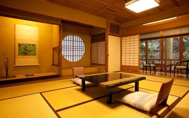 Tsukihitei Ryokan