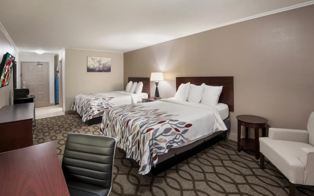 Red Roof Inn & Suites Lexington - Hamburg