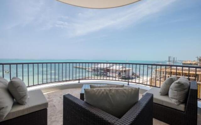 Diamante Beachfront Suites