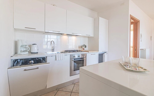 Sunny Varenna Apartment