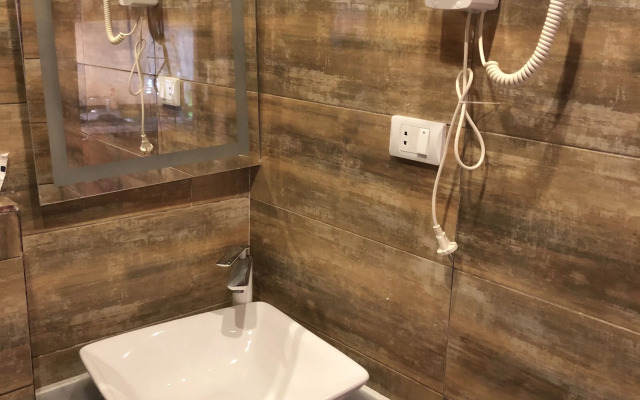 Sun Pyramids View Inn