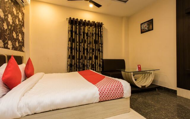 OYO 13191 Hotel Atlas Palace