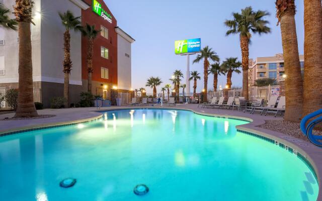 Holiday Inn Express Las Vegas - Stadium Area by IHG