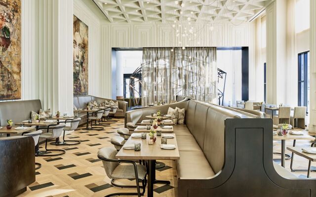 Daxton Hotel Birmingham, Curio Collection by Hilton