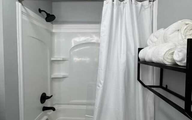 Road House Hotel & RV Park