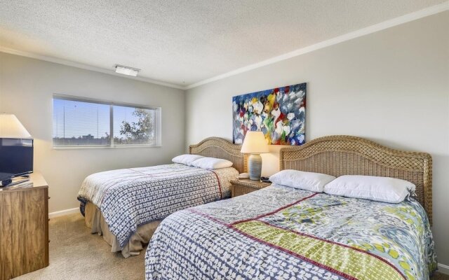 Harbour Island 403l 2 Bedroom Condo by RedAwning