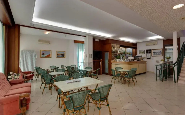 Gadames Hotel - Lunch on the Beach