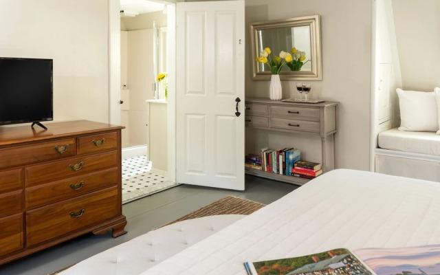 Waldo Emerson Inn