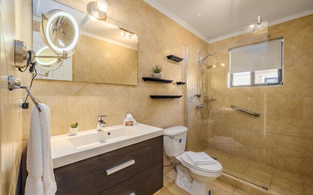 Amazing 4br3 5BA Villa w Private Pool Goldcoast
