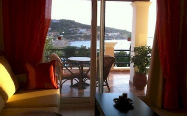 Paralia Luxury Suites