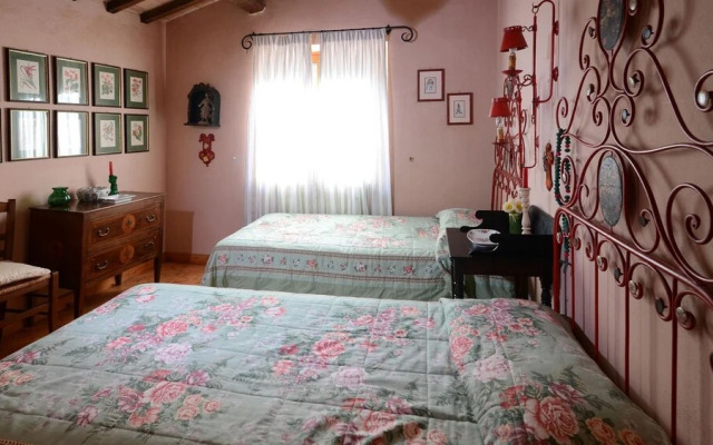 Pg-l188-lmne0at - Hostal de Todi 12