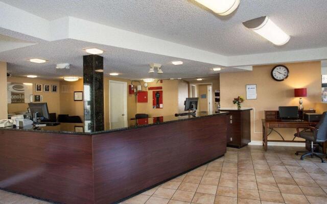 MorningGlory Inn & Suites