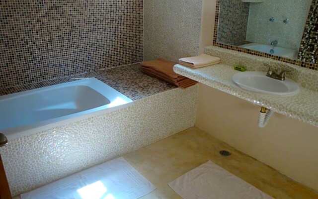 Casa de las Olas Surf & Beach Club