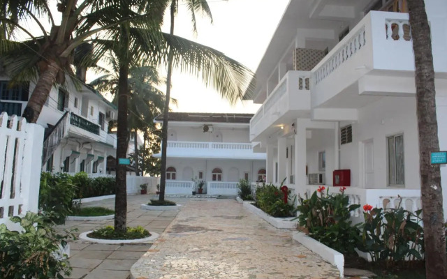 Qees Empire Beachfront Resort