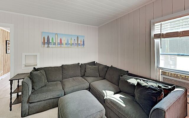 612sunny 2 Bedroom Home