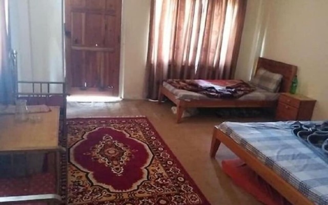 Hotel Kehkashan