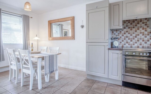 Sunderland Avenue - 2 Bedroom - Pembroke Dock