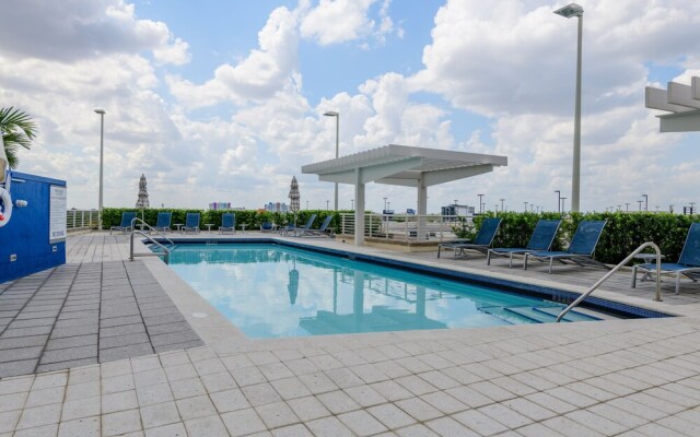 Miami World Rental - Midtown 608