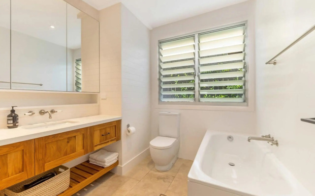 Coast at Hyams 4pm Check Out Sundays