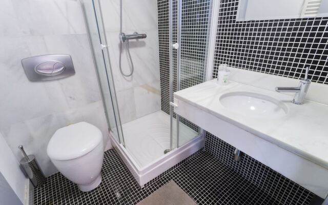 Dobo Homes Manoteras I Apartment