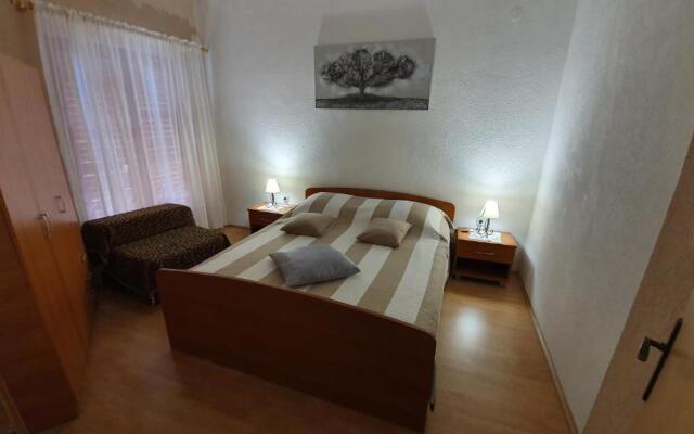 Apartment Sime (ZAD505)