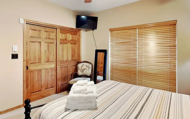 Scenic Wine Down by Ruidoso Vacation Rentals