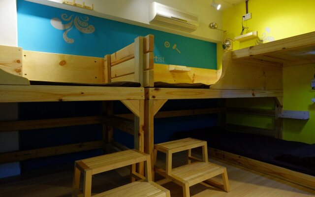 Leo ho Hostel