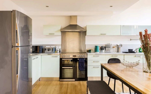 The Clapham - Captivating 2bdr With Garden Parking