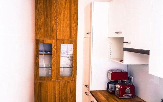 Apartment Champs Elysees - Saint Philippe du Roule