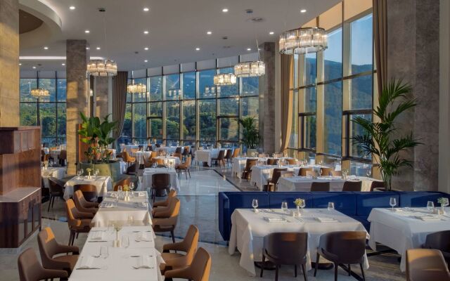 DoubleTree by Hilton Manisa