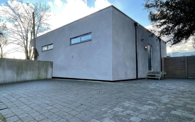Modern 2 bed House With River Access and Boat Hire