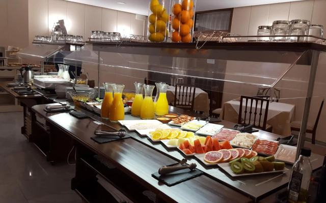 Hotel Mir Octavio
