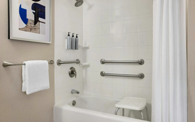 Courtyard by Marriott Los Angeles - Sherman Oaks