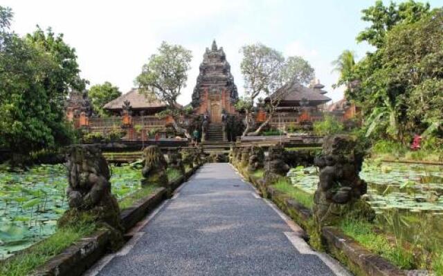 Flora Apartment Bali