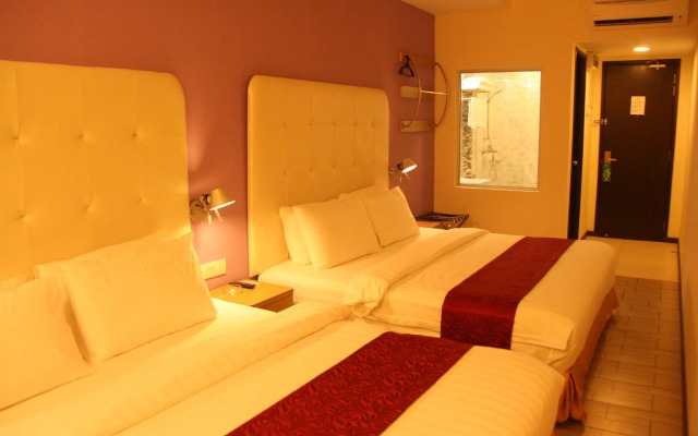 Lumut Suites