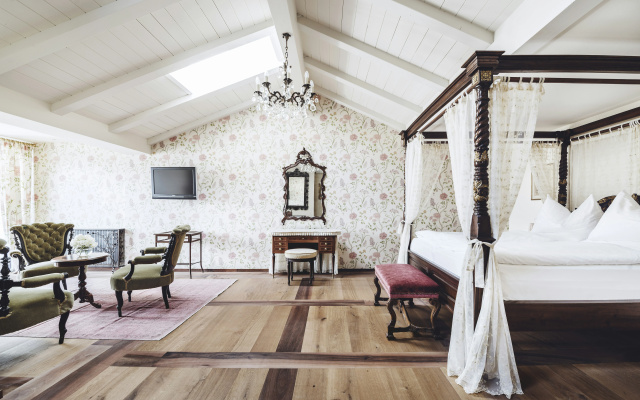 Relais & Chateaux Hotel Castel Fragsburg