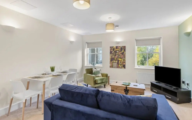 Sapphire Serviced Apartment