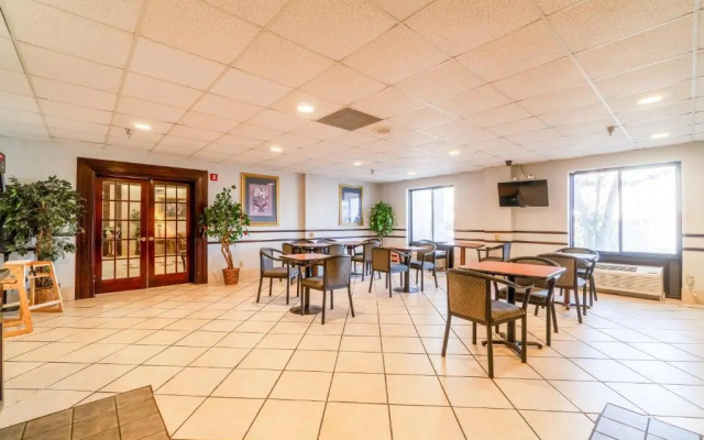 Ark Suites By OYO Jonesboro I-555